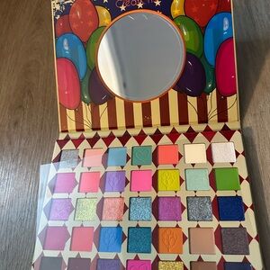 Beauty Creations Vibrant Balloon Eyeshadow Palette